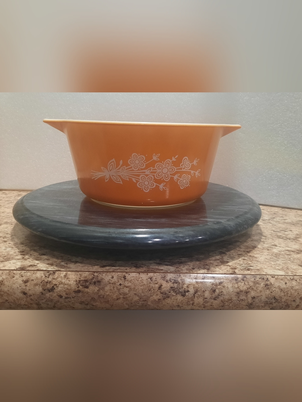 Pyrex Butterfly Gold Casserole Dish